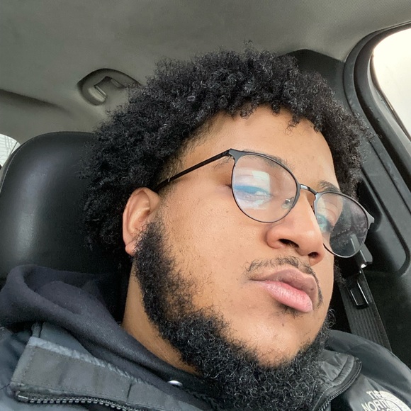 Meet your Posher, Ashton - Picture 1 of 1